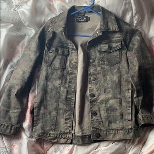 Cute army jacket size large stretchy material